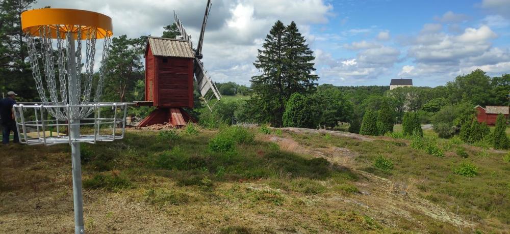 Discgolf korg och väderkvarn